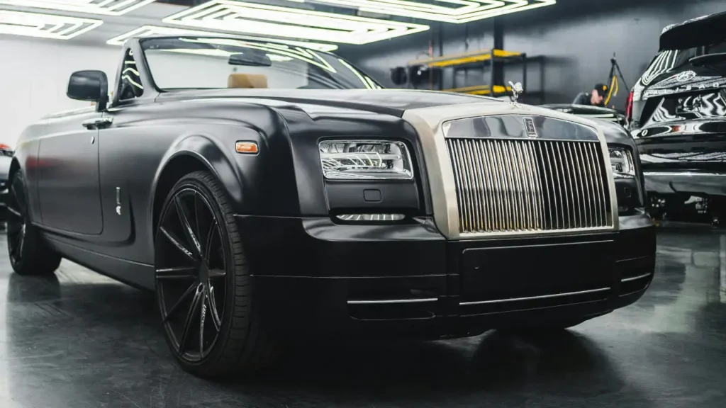 Rolls Royce Cullinan Black Badge (₹10 करोड़)