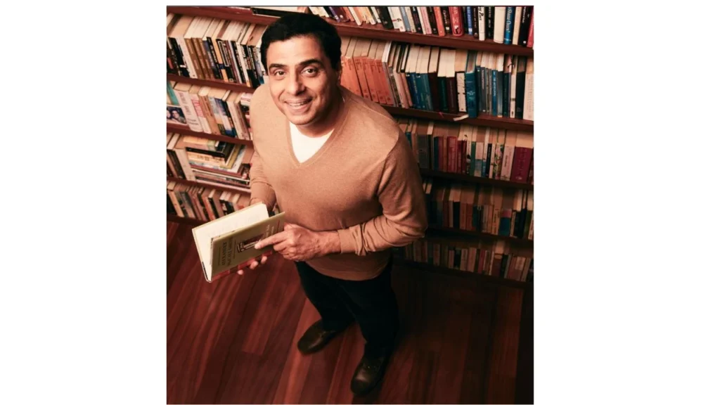 बॉलीवुड का सबसे अमीर शख्स 2025 — Ronnie Screwvala